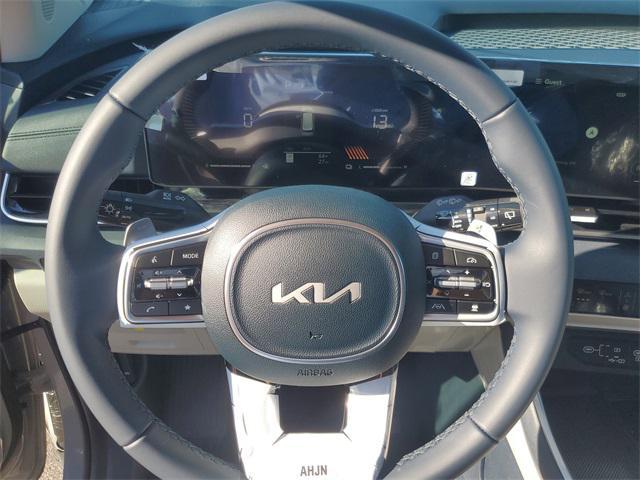 new 2026 Kia Carnival Hybrid car, priced at $43,472