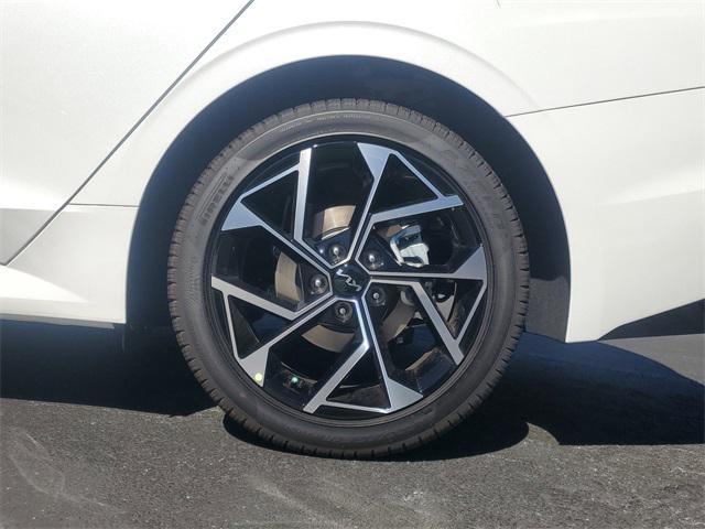 new 2025 Kia K5 car, priced at $33,622