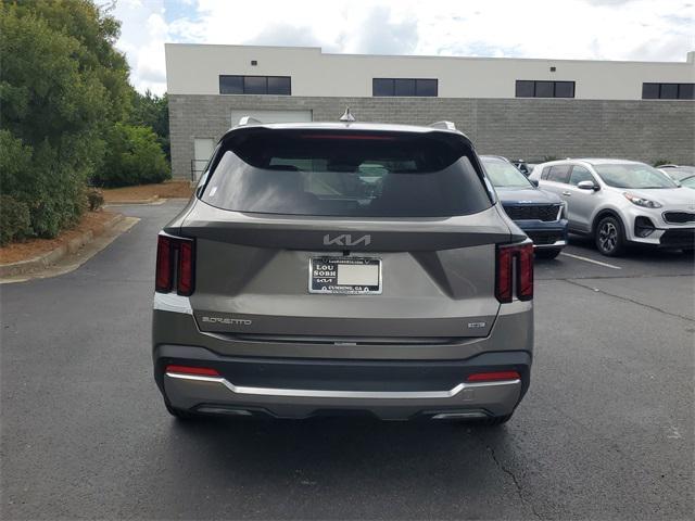 new 2025 Kia Sorento Hybrid car, priced at $40,043