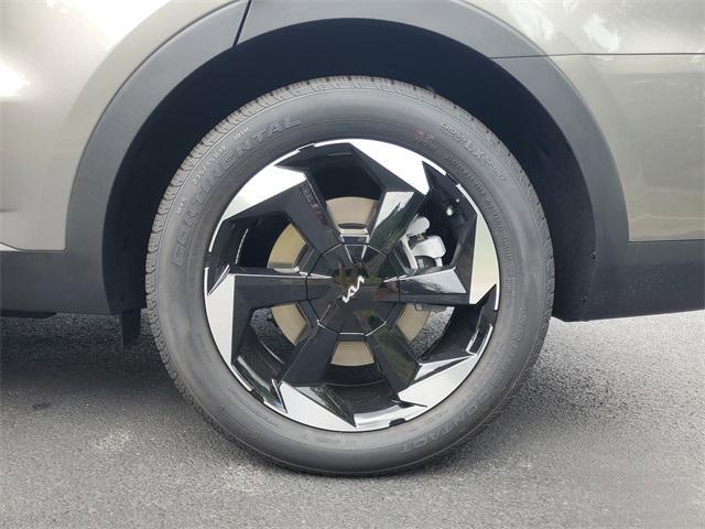 new 2025 Kia Sorento Hybrid car, priced at $40,043
