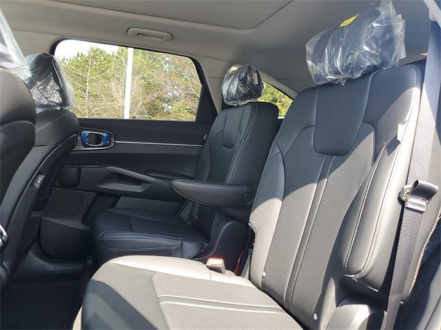 new 2025 Kia Sorento car, priced at $37,613