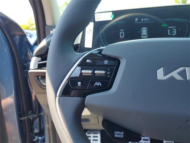 new 2025 Kia Niro car, priced at $35,397
