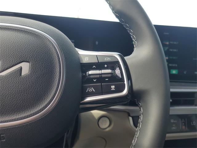 new 2025 Kia Sorento car, priced at $37,179