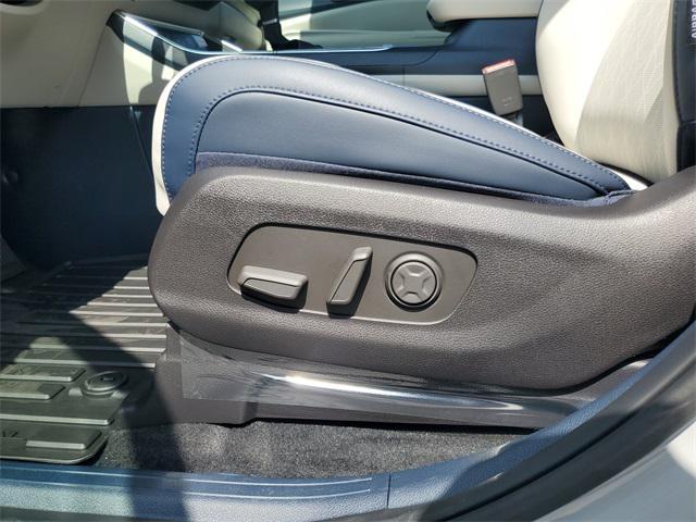 new 2025 Kia Carnival car, priced at $42,699
