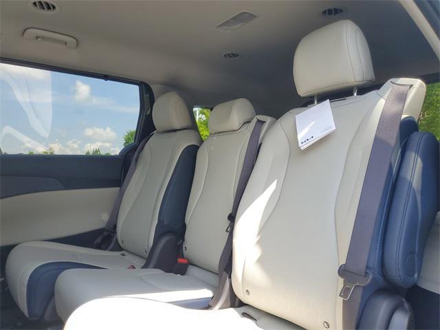 new 2025 Kia Carnival car, priced at $42,699