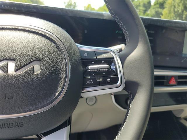 new 2025 Kia Sorento car, priced at $34,704
