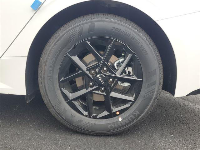 new 2026 Kia K5 car, priced at $28,075