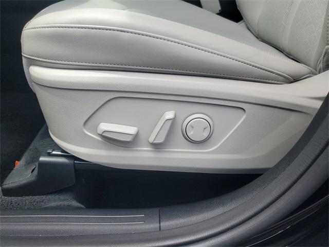 used 2023 Kia Sorento car, priced at $29,488
