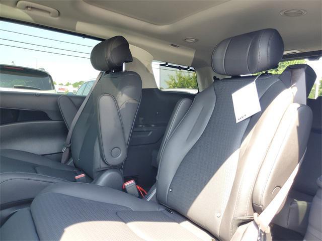 new 2025 Kia Carnival Hybrid car, priced at $55,522