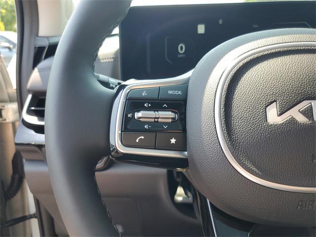 new 2025 Kia Carnival Hybrid car, priced at $55,522