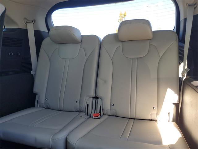 used 2025 Kia Sorento car, priced at $33,480