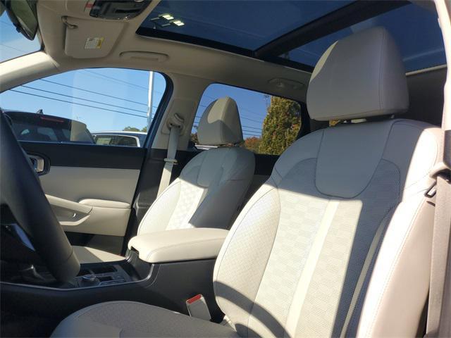used 2025 Kia Sorento car, priced at $33,480