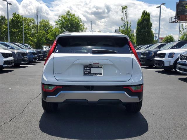 new 2025 Kia Niro car, priced at $33,403