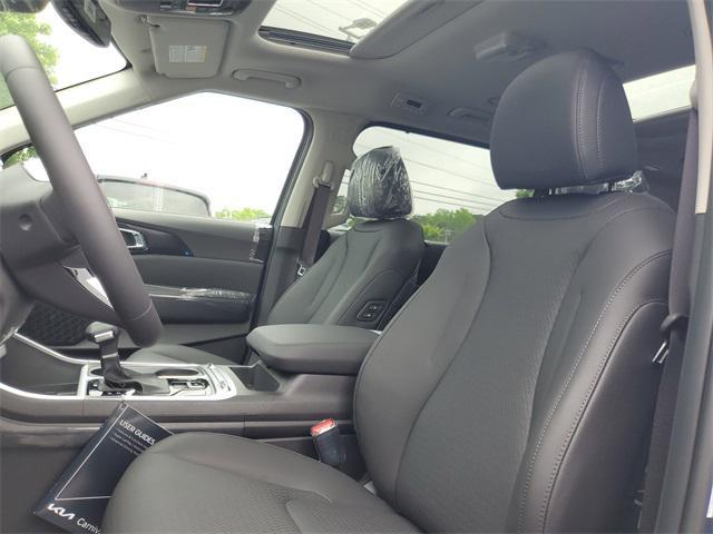 new 2025 Kia Carnival car, priced at $52,141