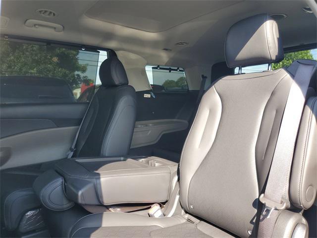 new 2025 Kia Carnival Hybrid car, priced at $47,505