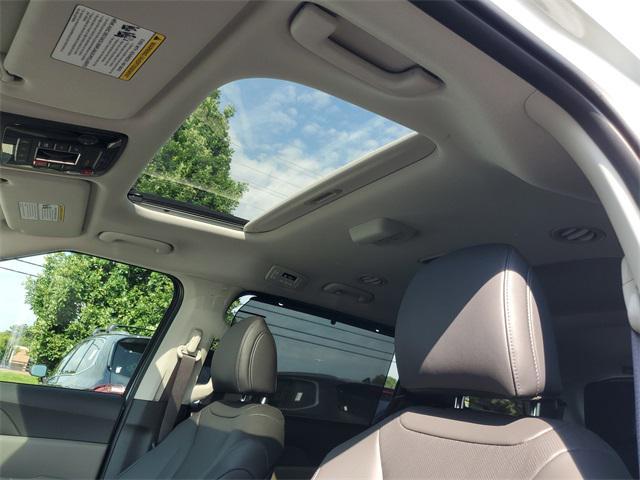 new 2025 Kia Carnival Hybrid car, priced at $47,505