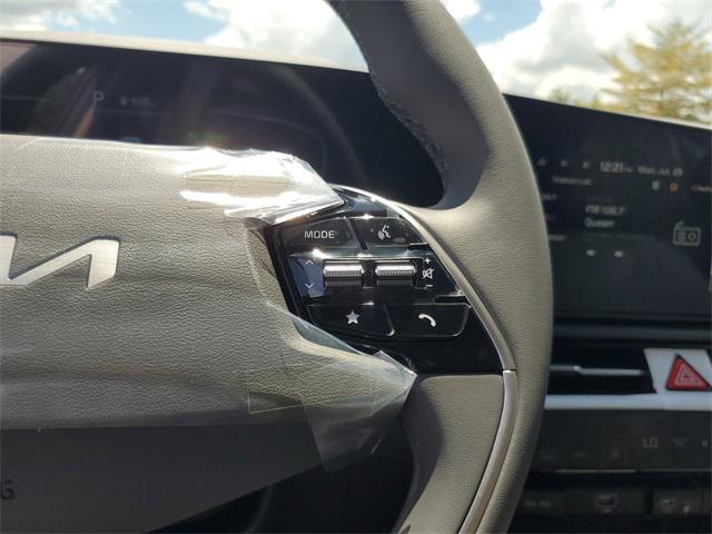 new 2025 Kia Niro car, priced at $30,504