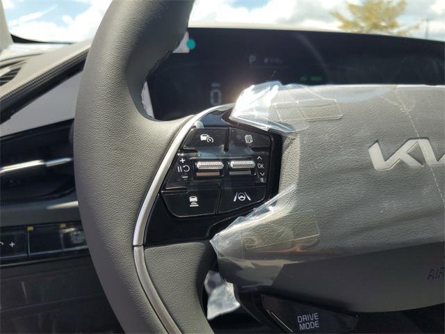 new 2025 Kia Niro car, priced at $30,504