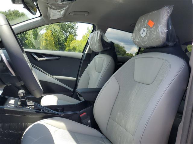 new 2025 Kia Niro car, priced at $30,504