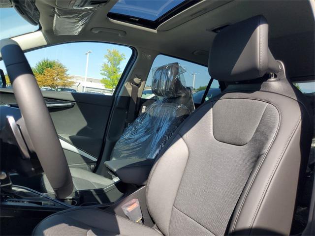 new 2025 Kia Niro car, priced at $33,658
