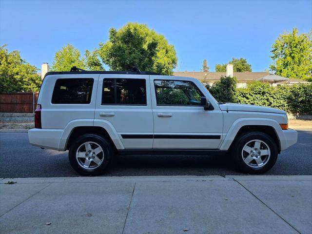 used 2009 Jeep Commander car, priced at $12,895