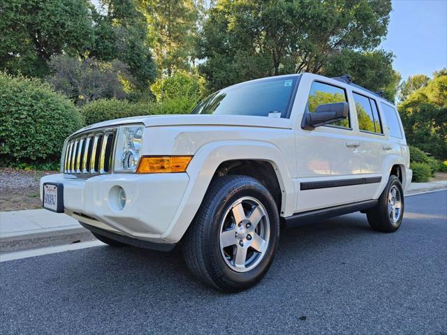 used 2009 Jeep Commander car, priced at $12,895