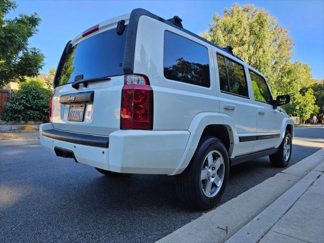 used 2009 Jeep Commander car, priced at $12,895