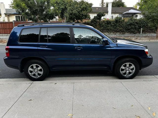 used 2004 Toyota Highlander car, priced at $7,995