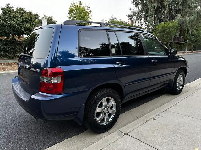 used 2004 Toyota Highlander car, priced at $7,995