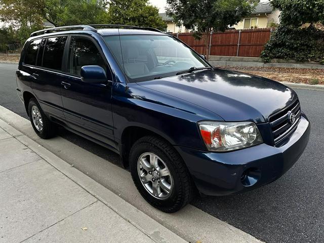 used 2004 Toyota Highlander car, priced at $7,995