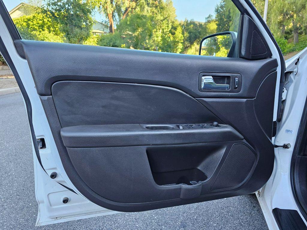 used 2007 Ford Fusion car, priced at $3,999