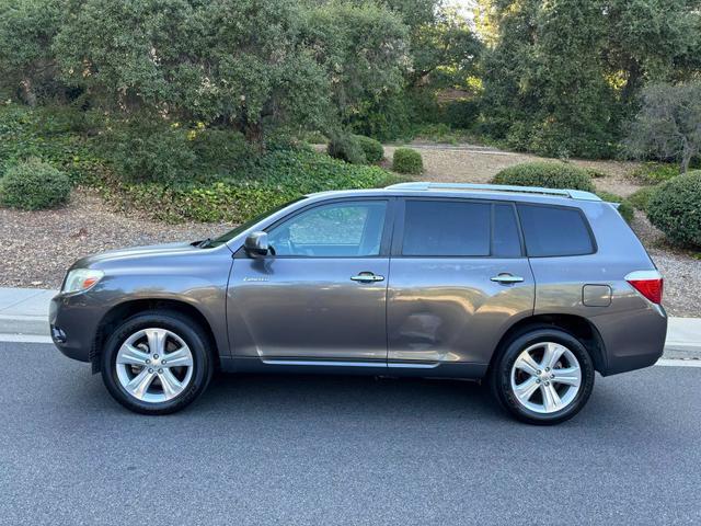 used 2009 Toyota Highlander car, priced at $11,999