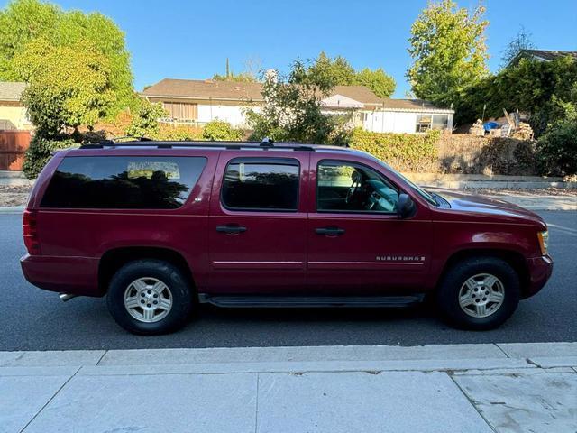 used 2007 Chevrolet Suburban car, priced at $6,495