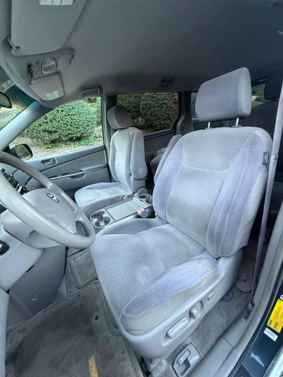 used 2006 Toyota Sienna car, priced at $8,495