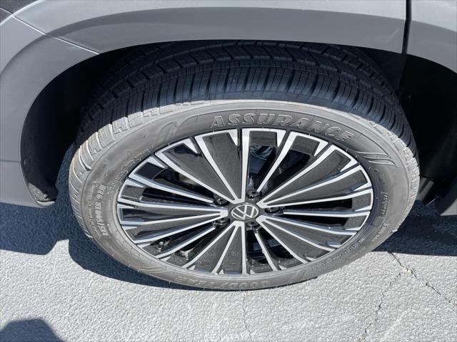 new 2025 Volkswagen Taos car, priced at $31,115