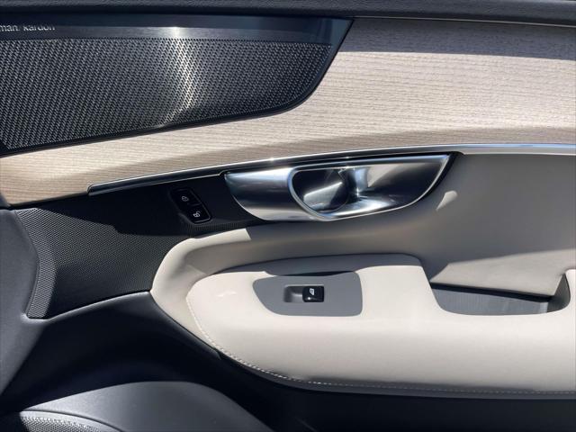 new 2025 Volvo XC90 Plug-In Hybrid car, priced at $78,805