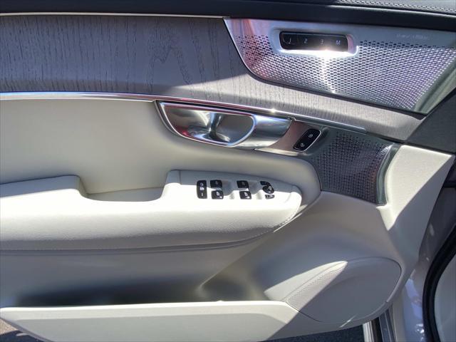 new 2025 Volvo XC90 Plug-In Hybrid car, priced at $88,195