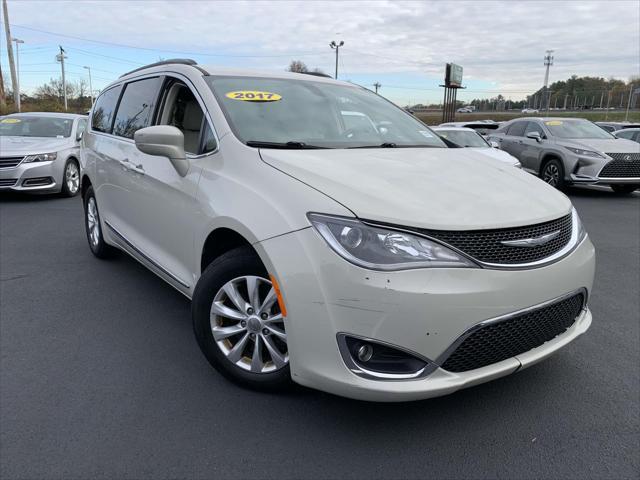 used 2017 Chrysler Pacifica car, priced at $9,999