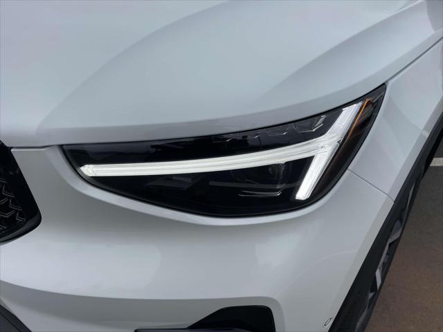 new 2025 Volvo XC40 car