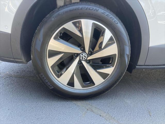 new 2025 Volkswagen ID.4 car, priced at $46,816