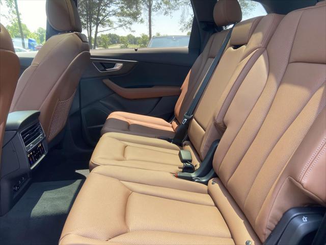 new 2025 Audi Q7 car, priced at $77,890