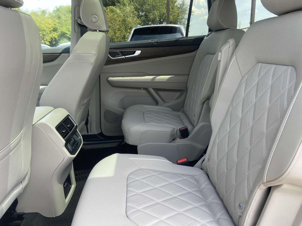new 2026 Volkswagen Atlas car, priced at $57,551