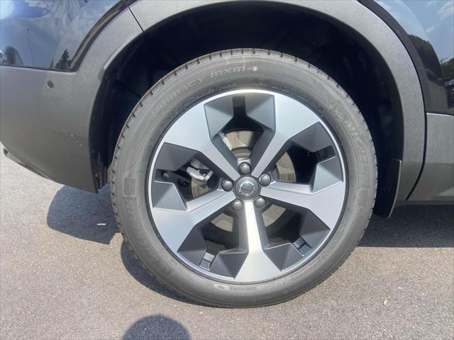 new 2025 Volvo XC40 car, priced at $48,335