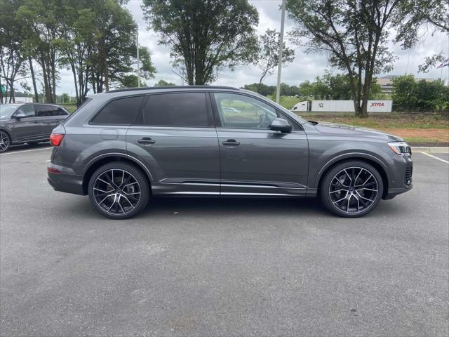 new 2025 Audi Q7 car, priced at $78,070