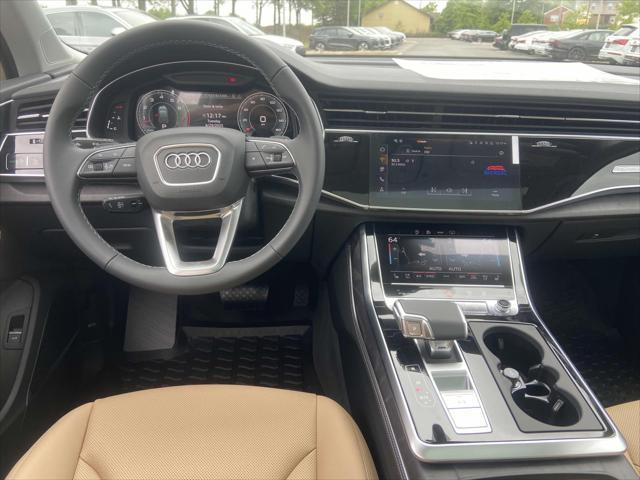 new 2025 Audi Q7 car, priced at $78,070