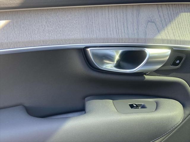 new 2025 Volvo XC90 Plug-In Hybrid car, priced at $82,405