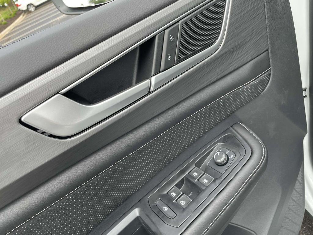new 2025 Volkswagen Atlas Cross Sport car, priced at $39,316