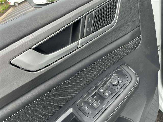 new 2025 Volkswagen Atlas Cross Sport car, priced at $39,316