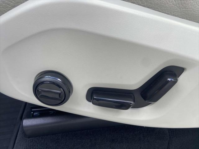 used 2022 Volvo XC90 car, priced at $43,995