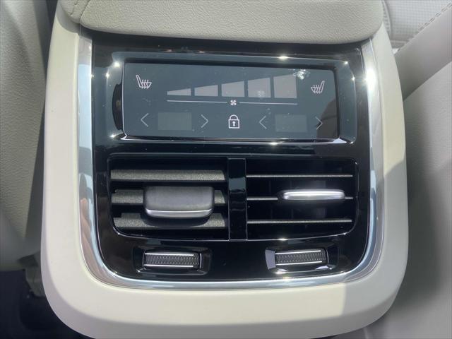 new 2025 Volvo XC60 car, priced at $60,660